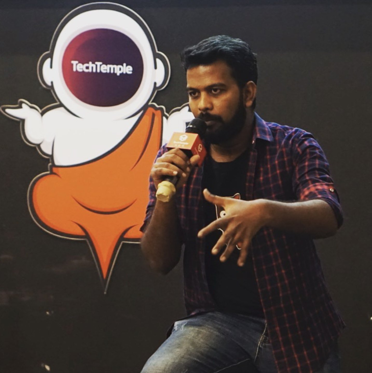 Saravana presenting Creative Communities in China at Tech Temple, Shenzhen